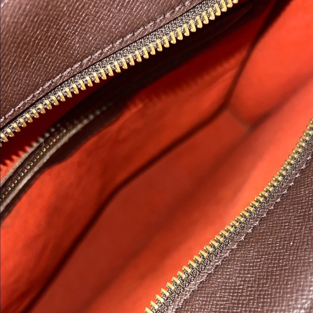 2062 LV Sac Plat Handbag